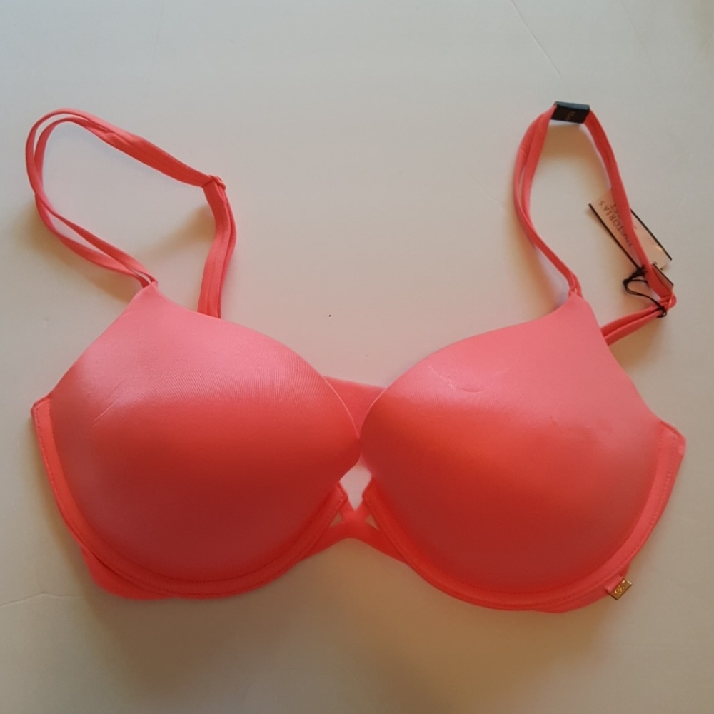 *NWT* VICTORIA'S SECRET BRA.